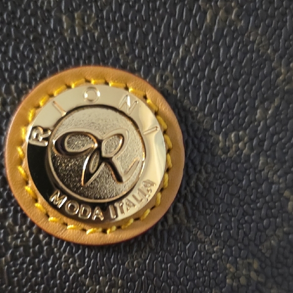 Rioni Signature East-West Shoulder Bag - Picture 2 of 16